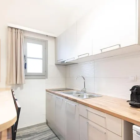 Swell S10 Maisonette With Private Jacuzzi In * Náusza